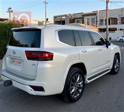 تۆیۆتا لاند کروزەر